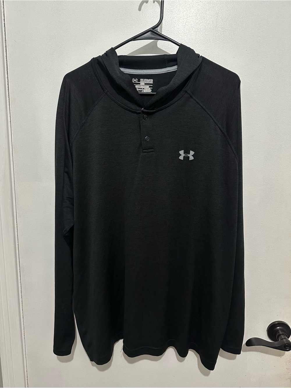 Under Armour Men’s Black Hooded Long Sleeve Henley HEAT GEAR
